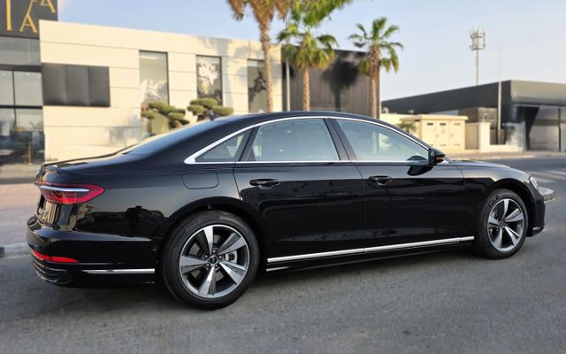 Audi A8 - image 4