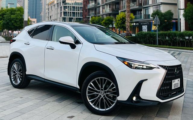 LEXUS NX 350 - image 2