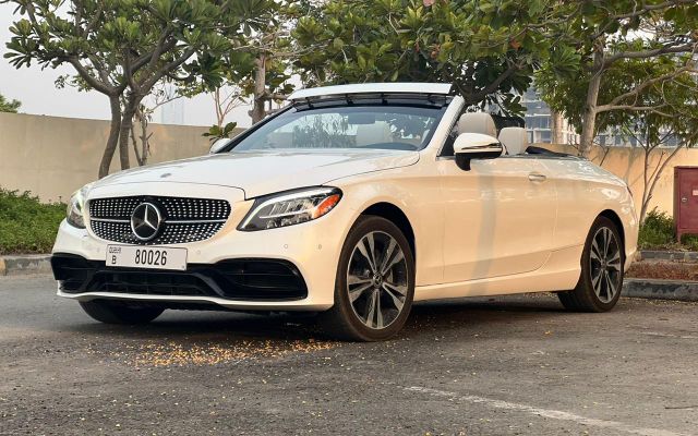 MERCEDES C300 COUPE - image 2