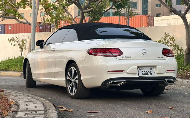 MERCEDES C300 COUPE - image 4