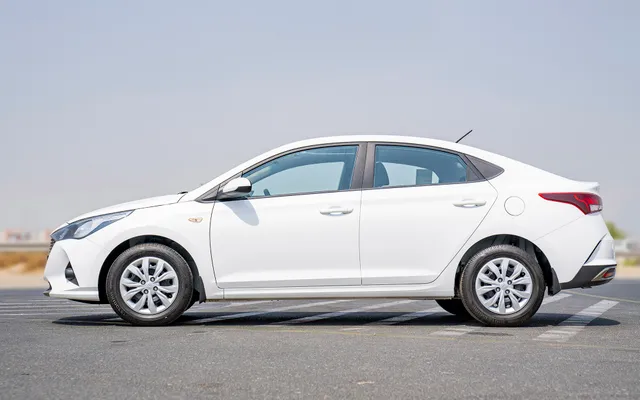 HYUNDAI ACCENT - image 2