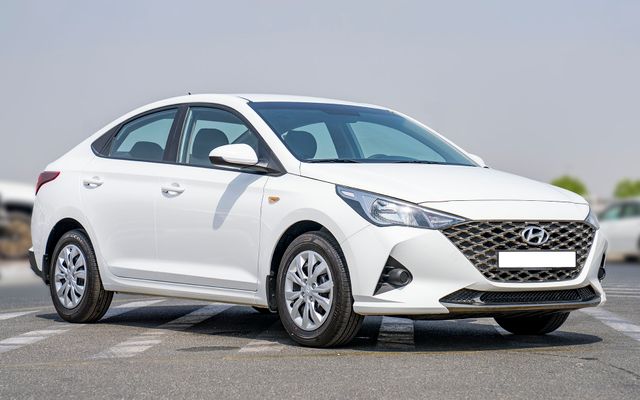 HYUNDAI ACCENT - image 4
