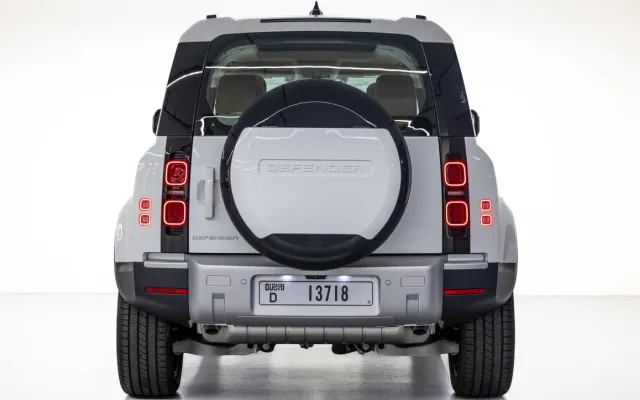 Land Rover Defender V6 110 - image 4