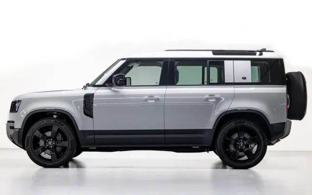 Land Rover Defender V6 110 - image 2