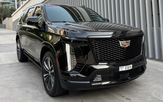 Cadillac Escalade - image 2