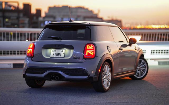 Mini Cooper S - image 3