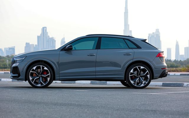 Audi RSQ8 Gray - image 2