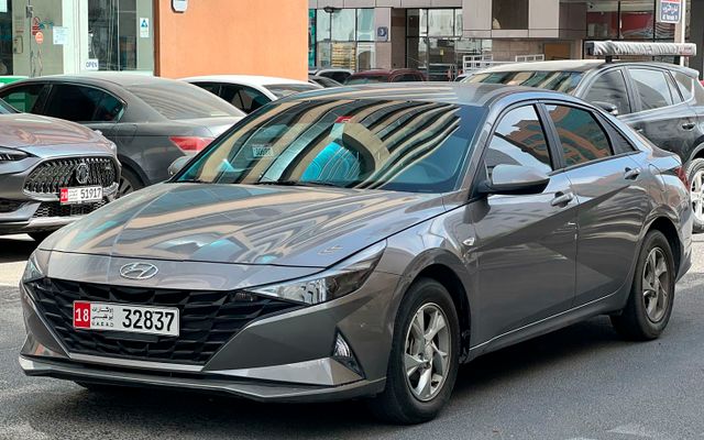 HYUNDAI ELANTRA - image 1