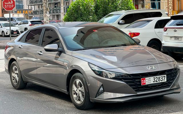 HYUNDAI ELANTRA - image 2