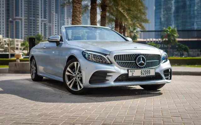 Mercedes C200 Convertible - image 4
