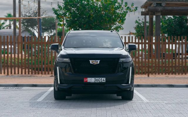 CADILLAC ESCALADE - image 3