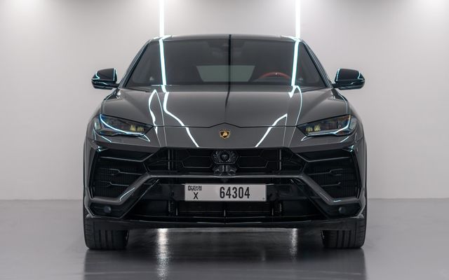 Lamborghini  URUS - image 3