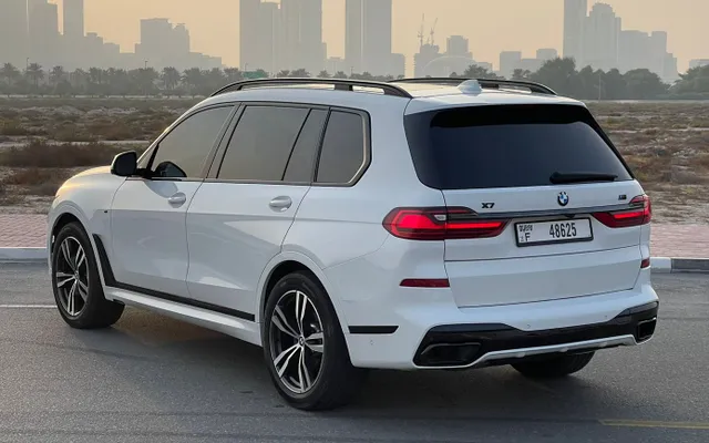 BMW X7 - image 3