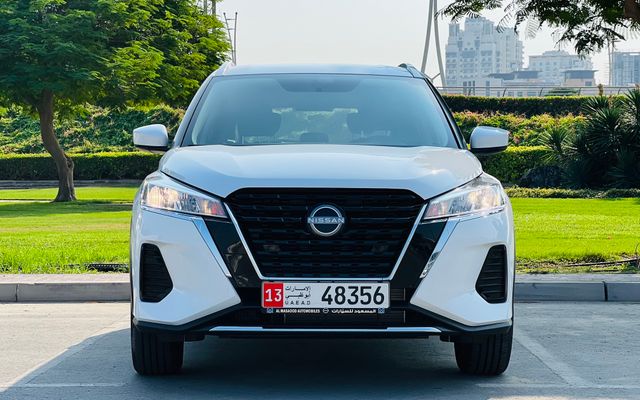 NISSAN KICKS SV - image 2