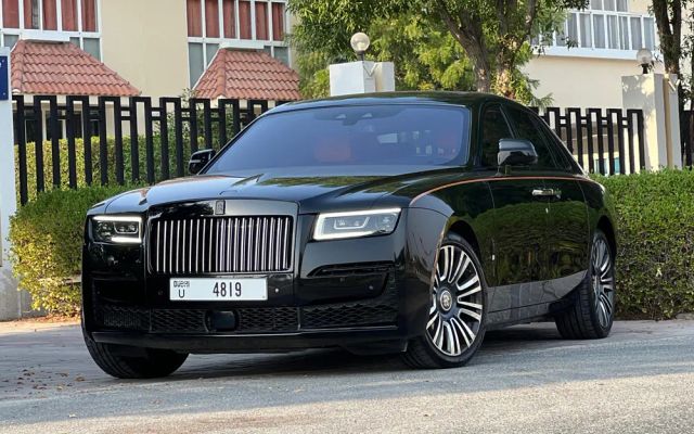 ROLLS ROYCE GHOST - image 1