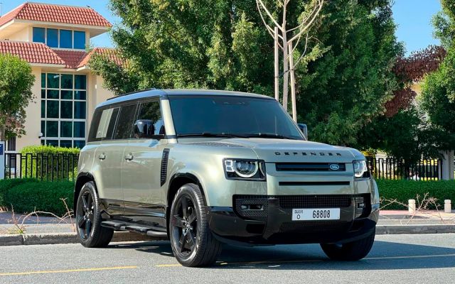 Land Rover Defender - image 4