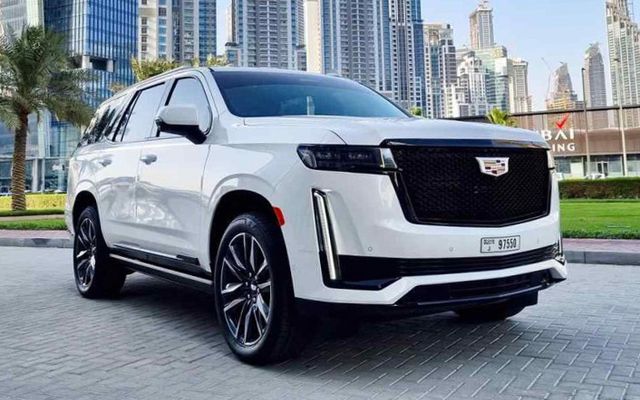 CADILLAC ESCALADE PLATINUM - 2023 - image 1