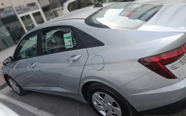 Hyundai Accent - image 3