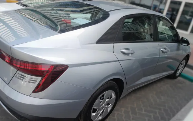 Hyundai Accent - image 4