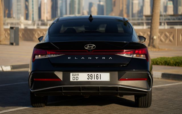 HYUNDAI ELANTRA - image 4