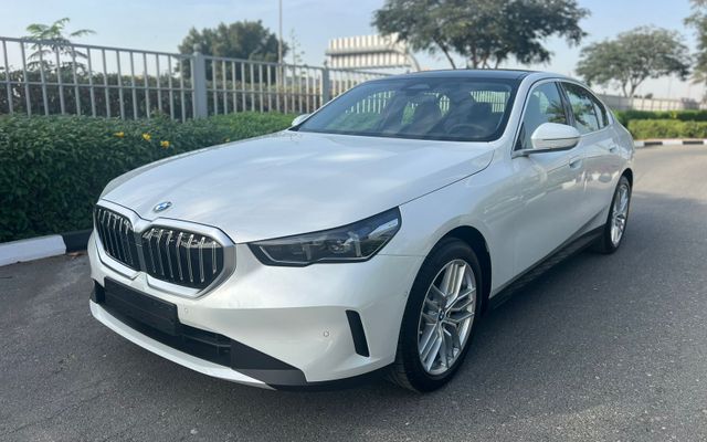 BMW 5 Series - image 1