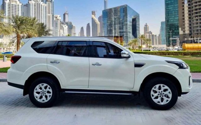 NISSAN XTERRA TITANIUM - 2024 - image 2