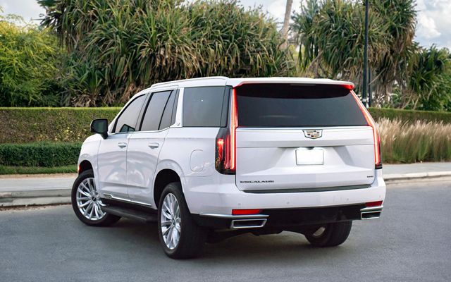 Cadillac Escalade – Picture 2