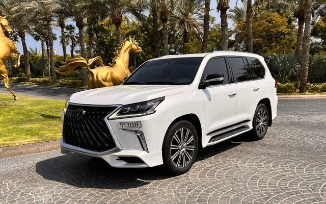 Lexus LX570 Signature - image 1
