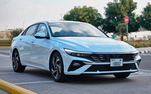 HYUNDAI ELANTRA - image 1