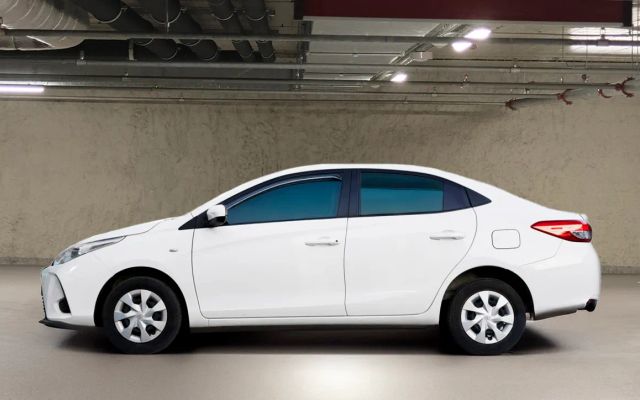 Toyota Yaris 1.5L - image 2