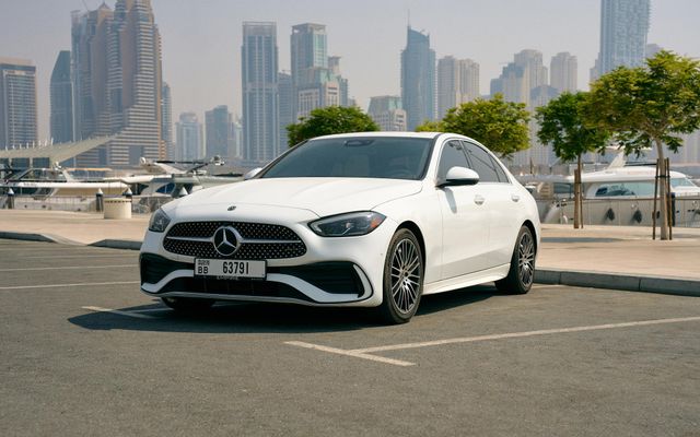 Mercedes-Benz C300 - image 1