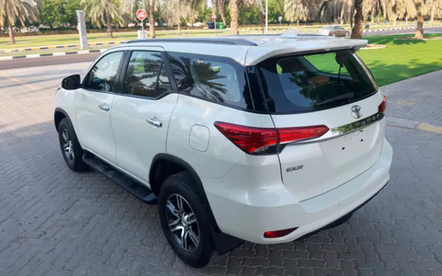 TOYOTA FORTUNER - image 4