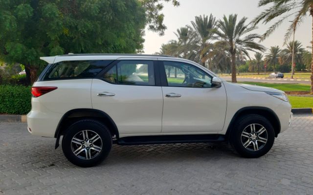 TOYOTA FORTUNER - image 2