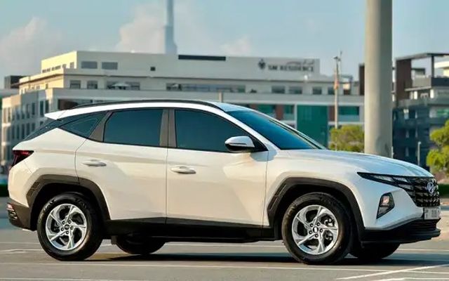 HYUNDAI TUCSON - image 2