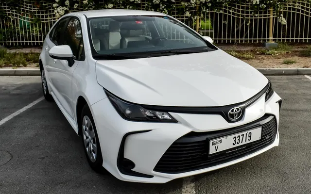 Toyota Corolla - image 2