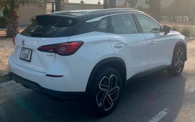 MG ONE - image 2