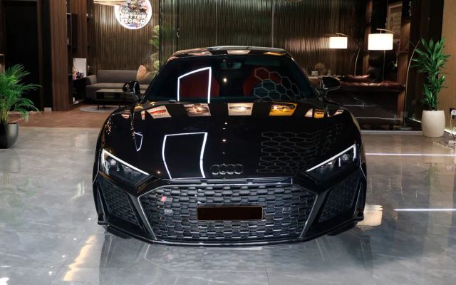 Audi Audi R8 - image 3