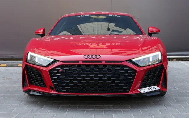 AUDI R8 - image 1