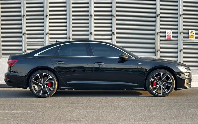 Audi A6 - image 2