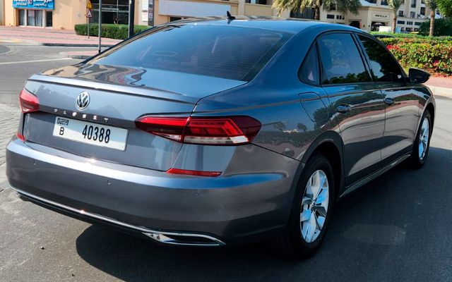 Volkswagen Passat - image 4