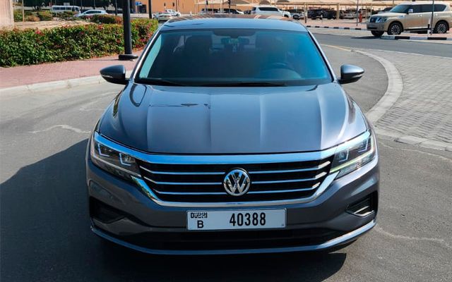 Volkswagen Passat - image 2