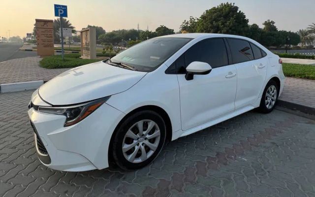 Toyota Corolla - image 2