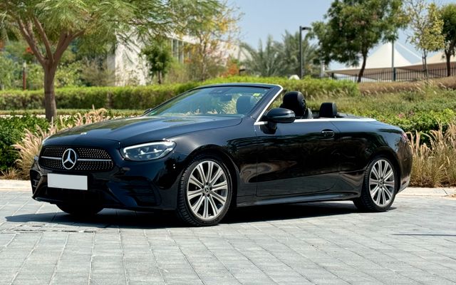 MERCEDES E200 CONVERTIBLE - image 1