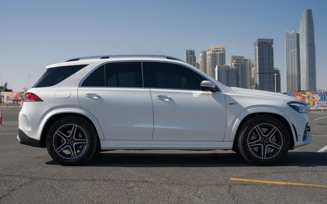Mercedes Benz GLE53 - image 2