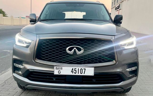 Infiniti QX80 - image 3