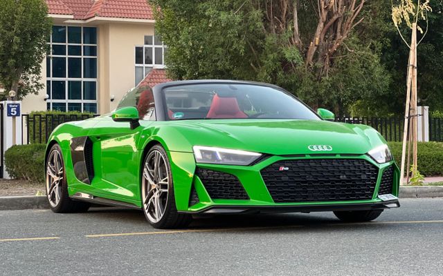 AUDI R8 V10 COUPE - image 4