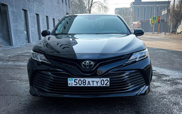 TOYOTA CAMRY - image 1
