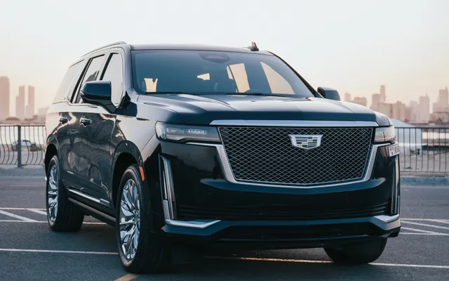 Cadillac Escalade - image 4