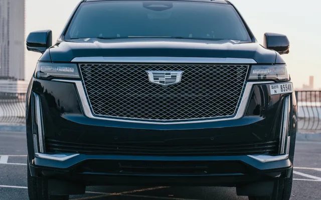 Cadillac Escalade - image 3