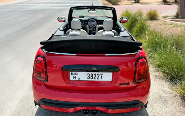 MINI COOPER S Cabrio - image 3